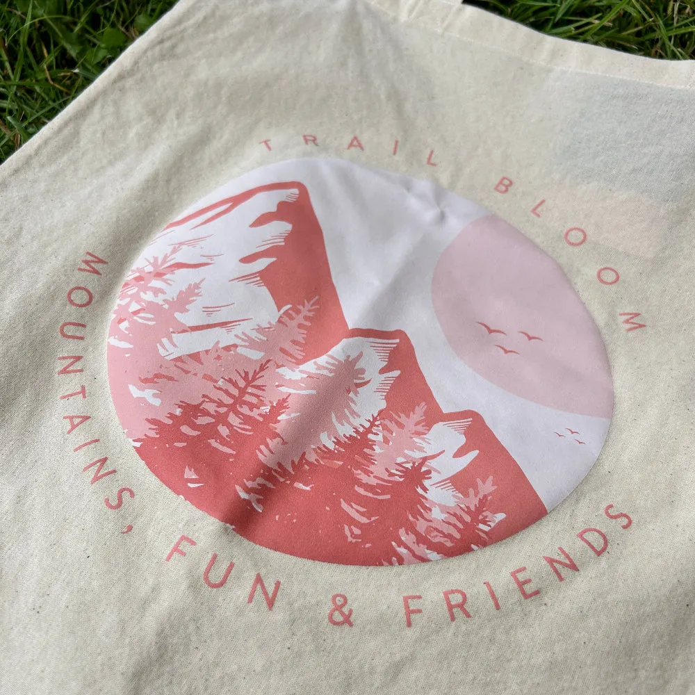 Canvas tote bag with mountain print