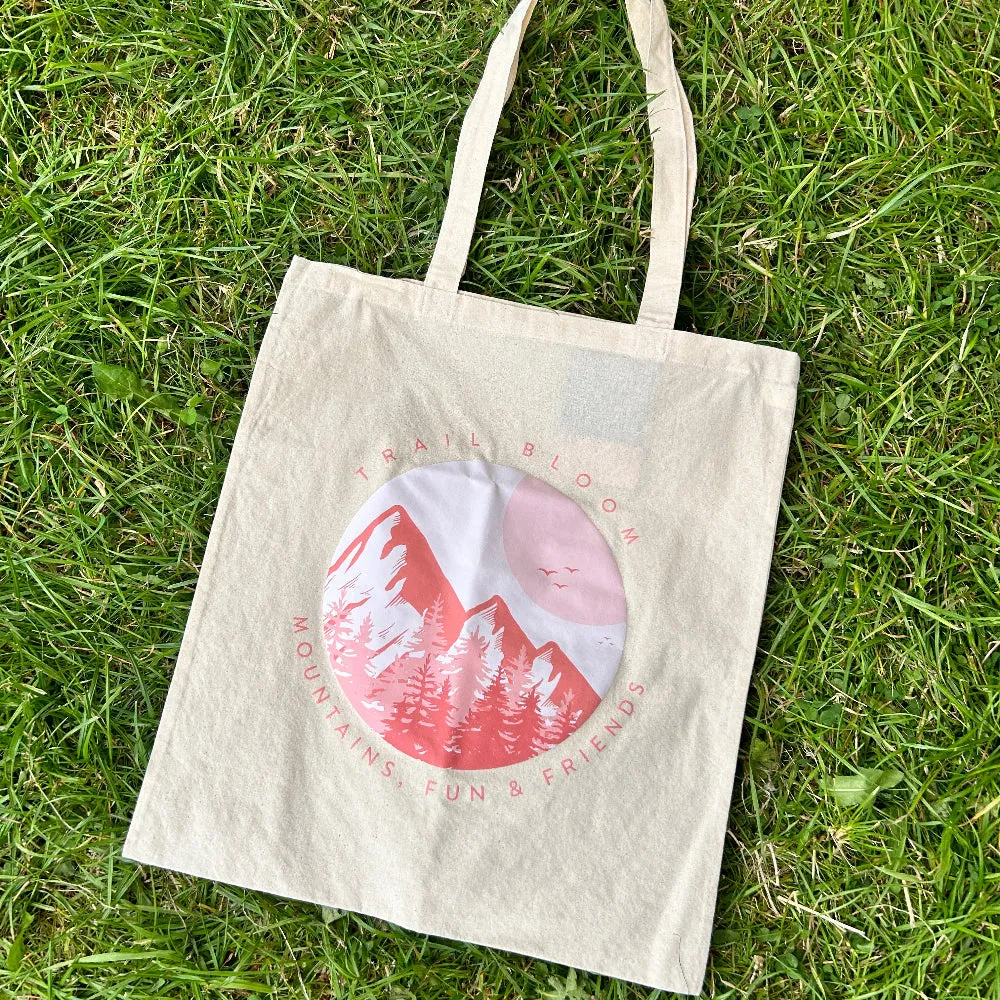 Canvas tote bag with mountain print