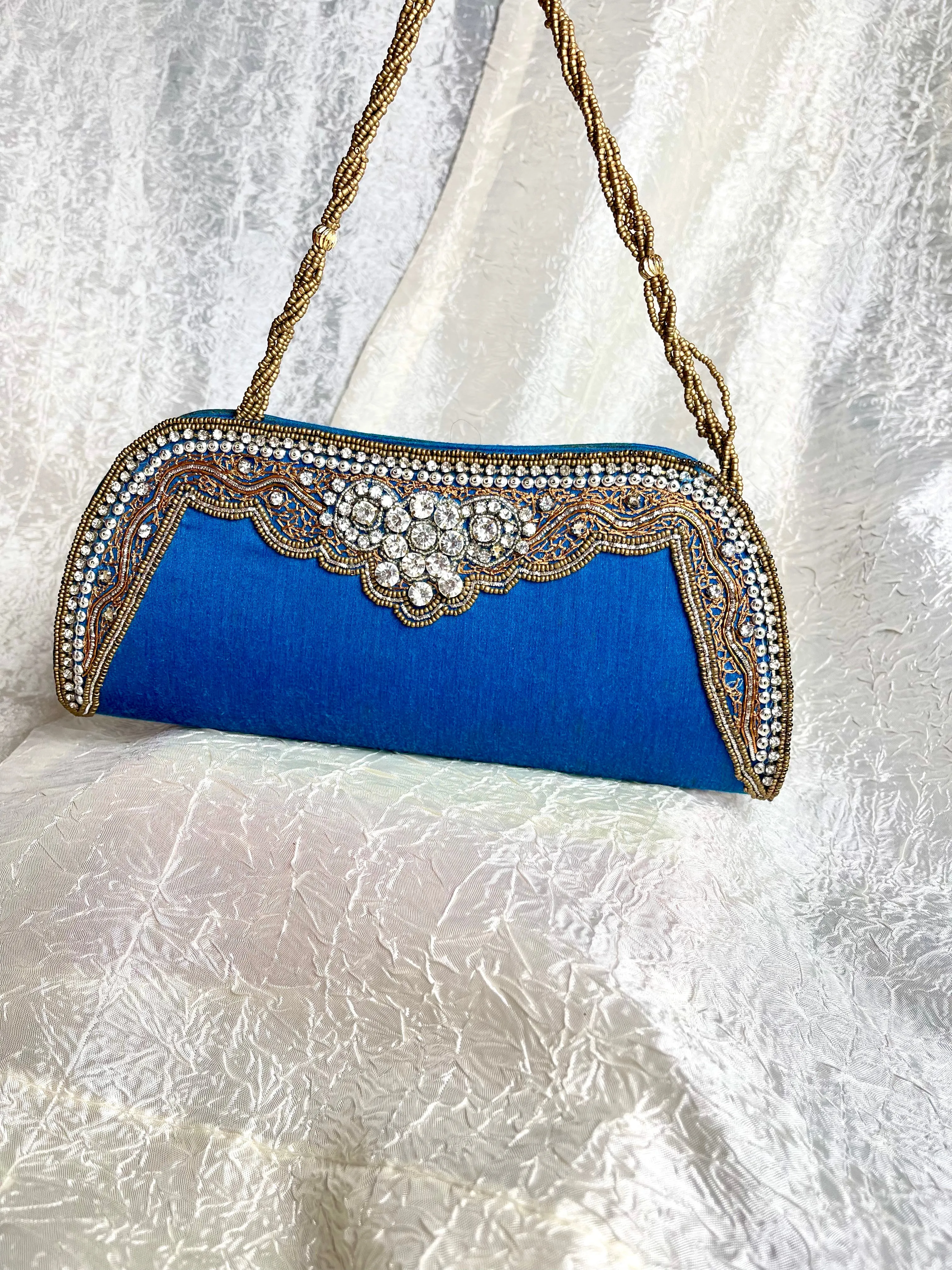 EMBROIDERED CLUTCH BAG