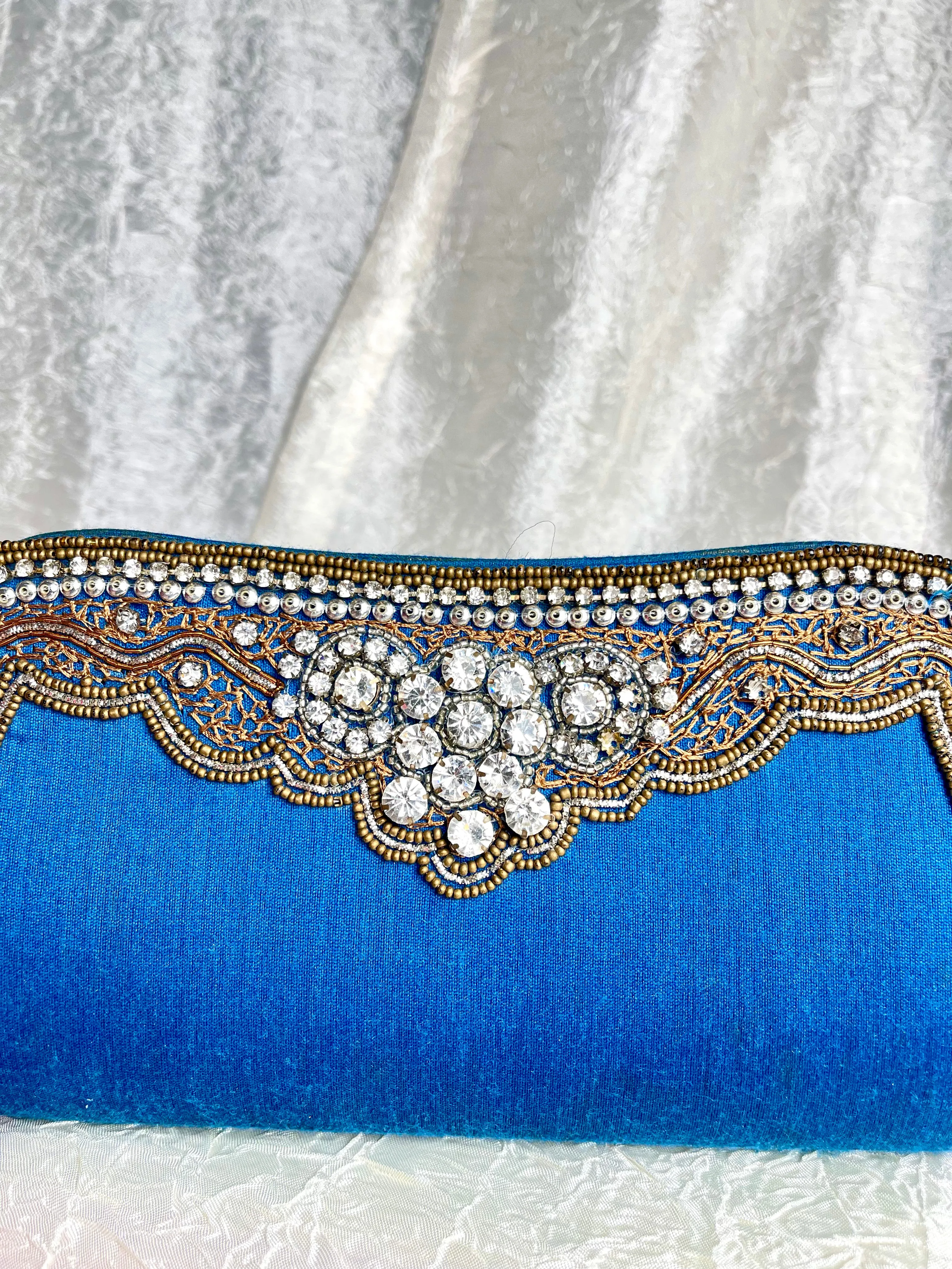 EMBROIDERED CLUTCH BAG
