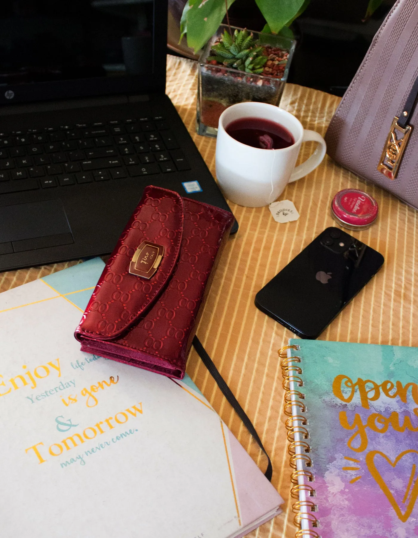 Fino S077-310 Faux Leather Elegant Patent Design Long Card Holder Purse