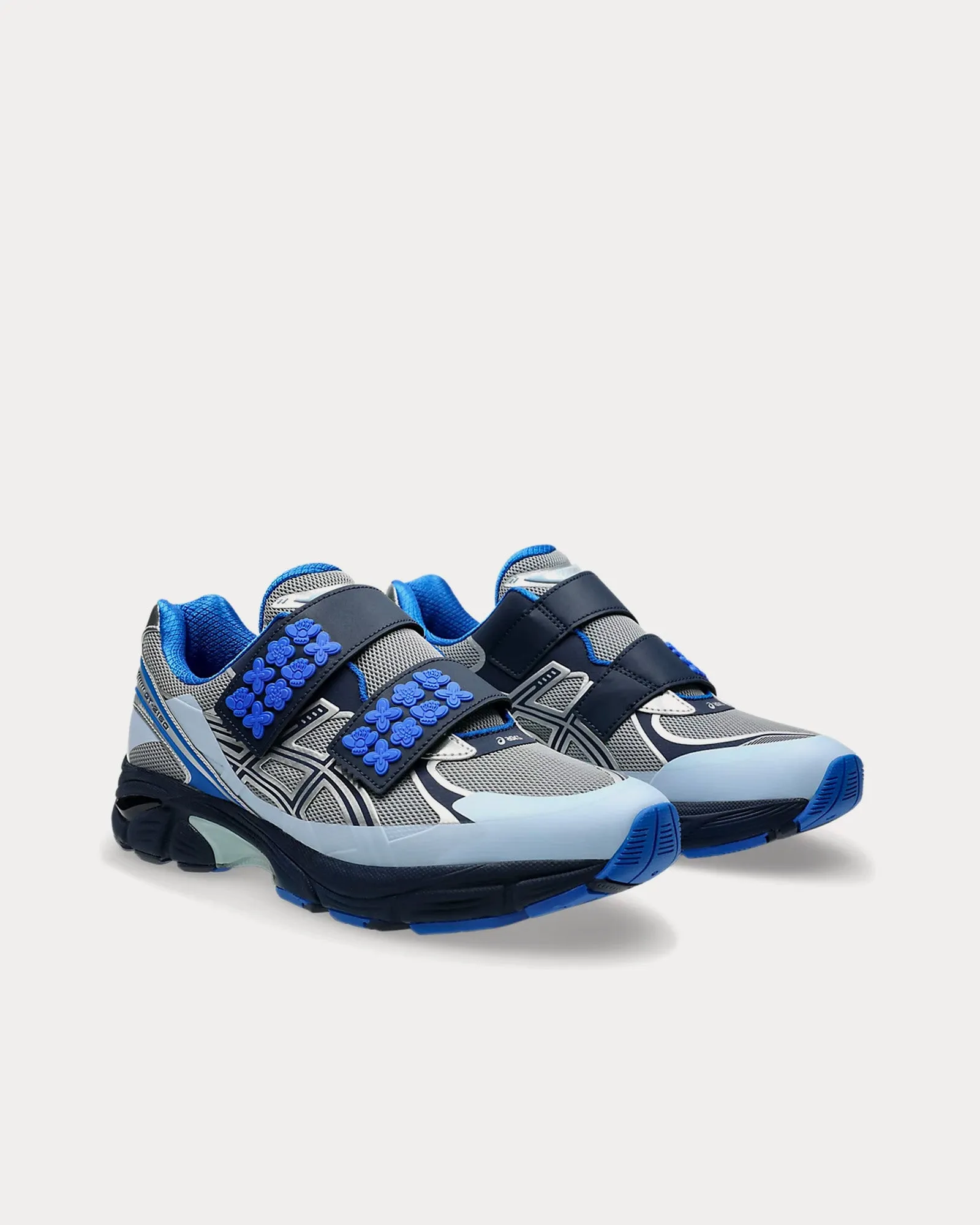 GT-2160 Pure Silver / Midnight Low Top Sneakers