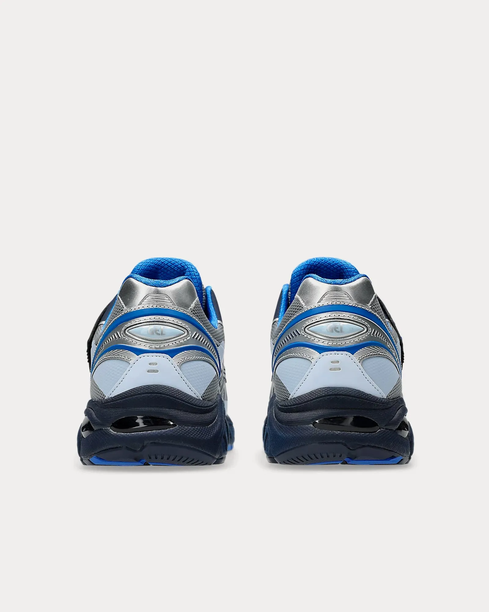 GT-2160 Pure Silver / Midnight Low Top Sneakers