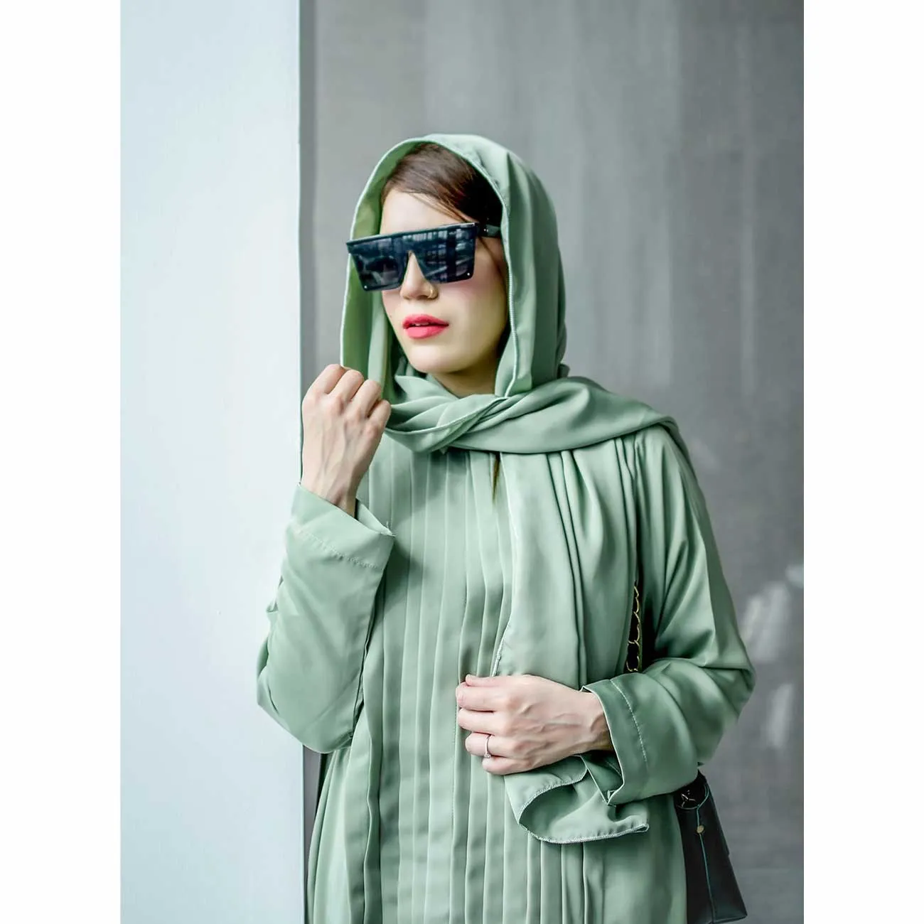 Streak Abaya (pastel)