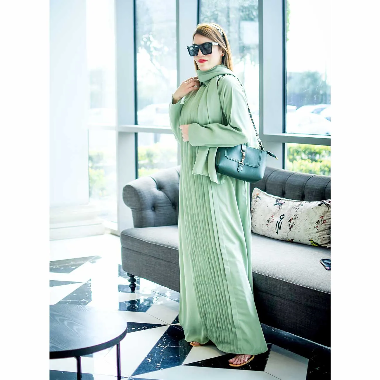 Streak Abaya (pastel)