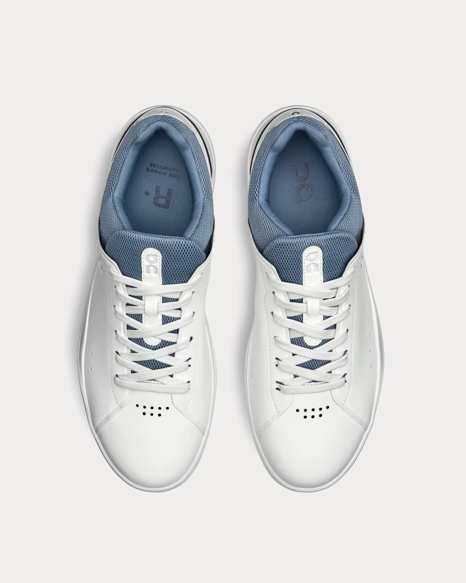 The Roger Advantage White / Chambray Low Top Sneakers